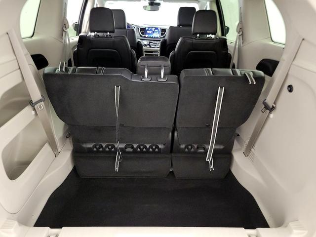 Photo of 2022 Blue Chrysler Pacifica