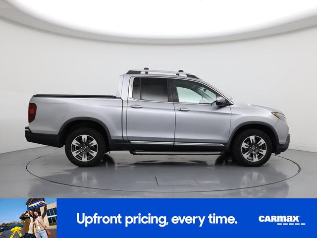 Photo of 2017 Silver Honda Ridgeline