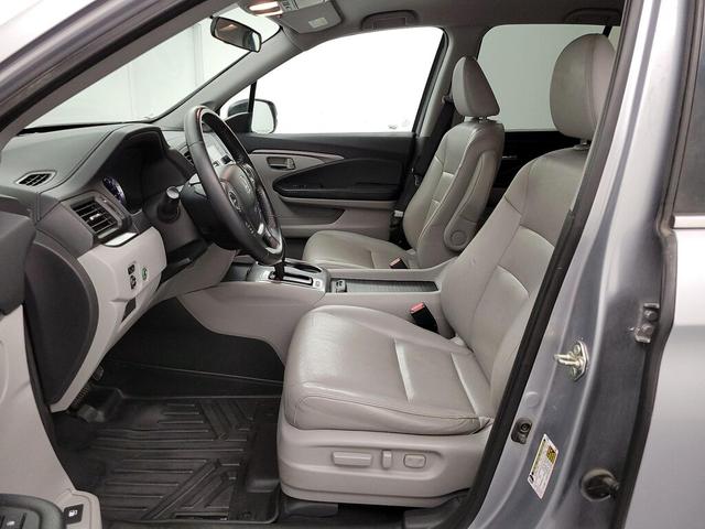 Photo of 2017 Silver Honda Ridgeline