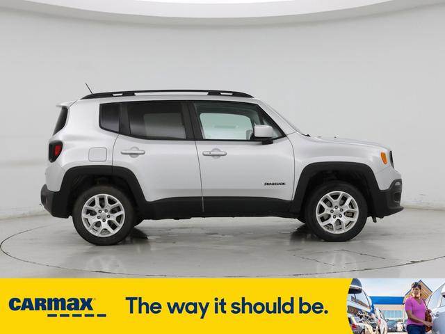 Photo of 2017 Silver Jeep Renegade