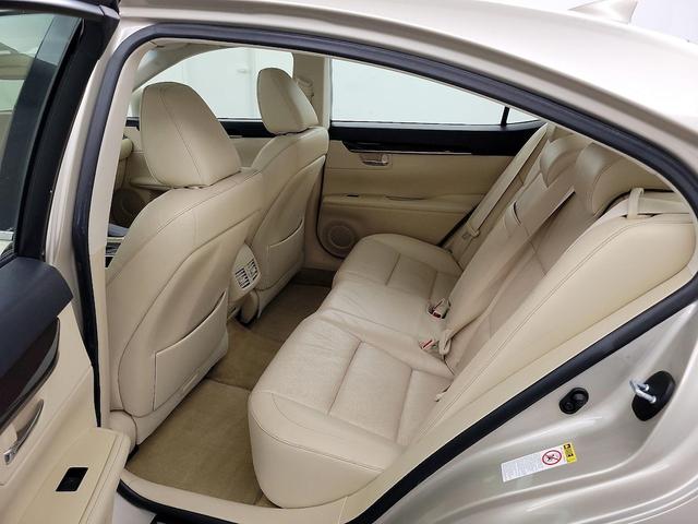Photo of 2015 Gold Lexus ES 350