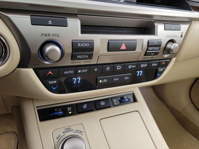 Photo of 2015 Gold Lexus ES 350