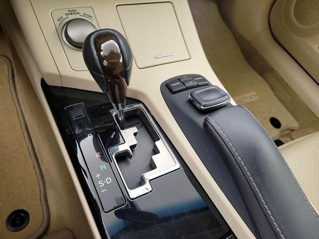 Photo of 2015 Gold Lexus ES 350