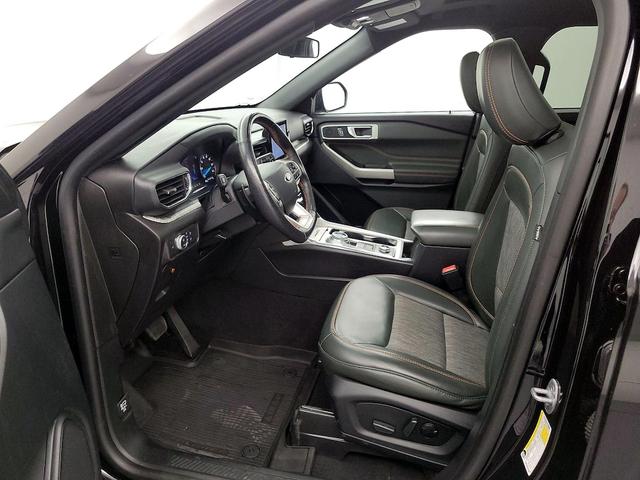 Photo of 2021 Black Ford Explorer