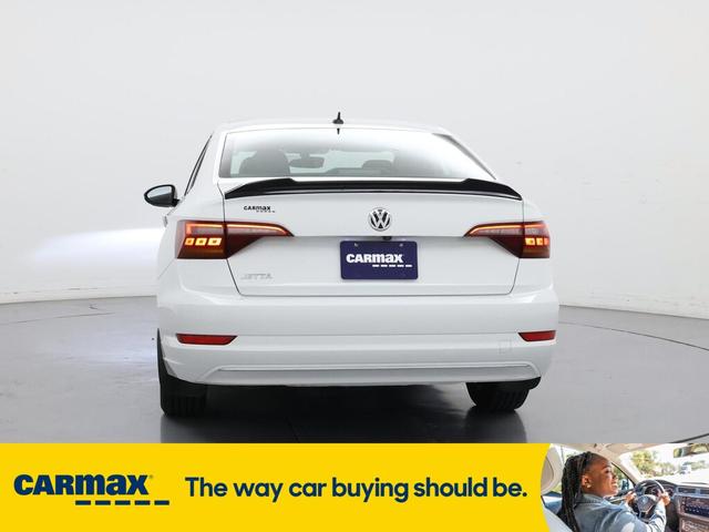 Photo of 2019 White Volkswagen Jetta