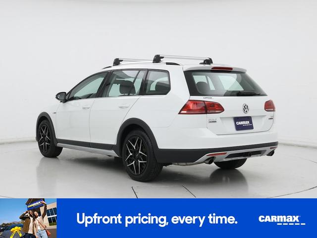 Photo of 2017 White Volkswagen Golf Alltrack