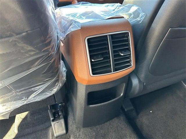 Photo of 2026 Glacial White Pearl Kia Sportage