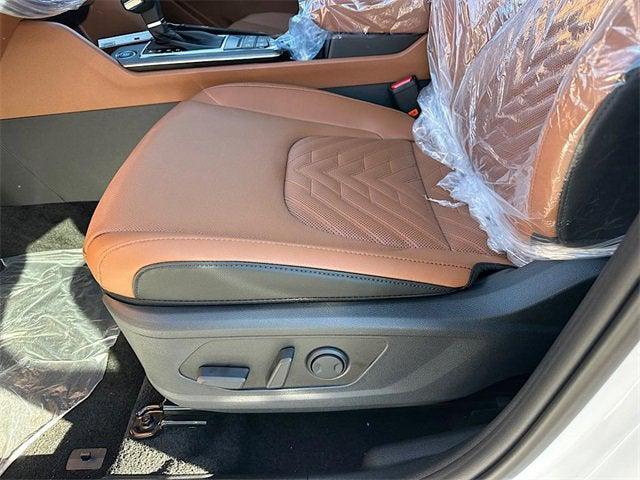 Photo of 2026 Glacial White Pearl Kia Sportage