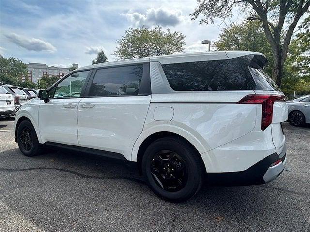 Photo of 2026 Snow White Pearl Kia Carnival