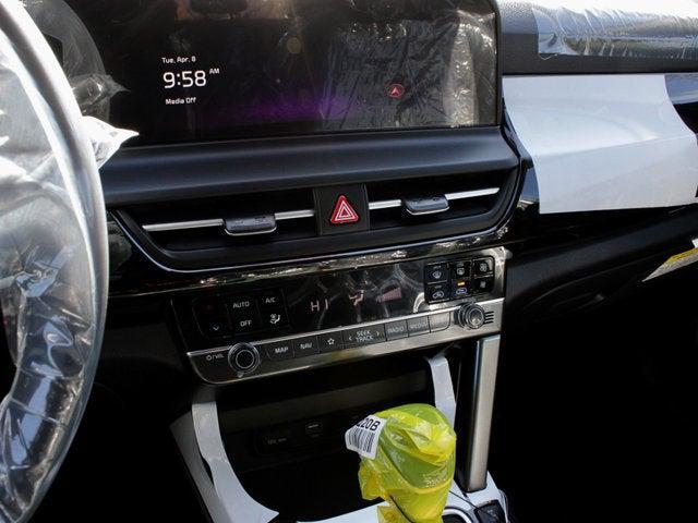 Photo of 2025 Snow White Pearl Kia Seltos