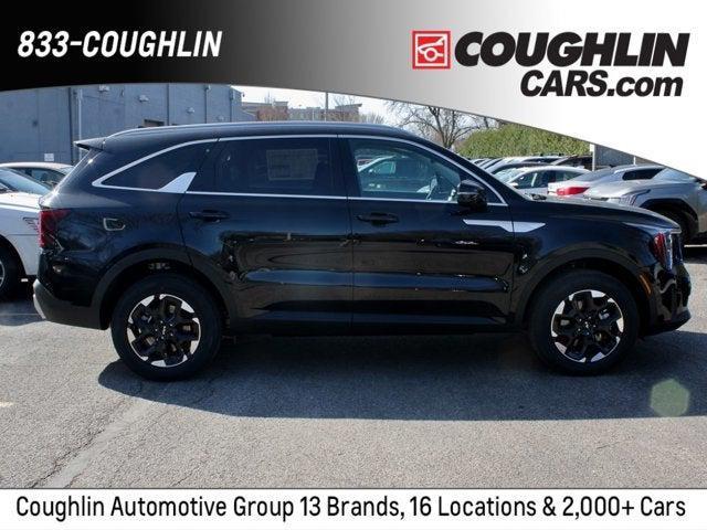 Photo of 2025 Ebony Black Kia Sorento