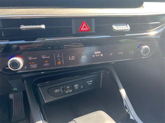 Photo of 2026 Snow White Pearl Kia K5