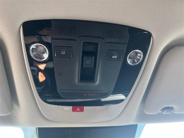 Photo of 2026 Snow White Pearl Kia K5