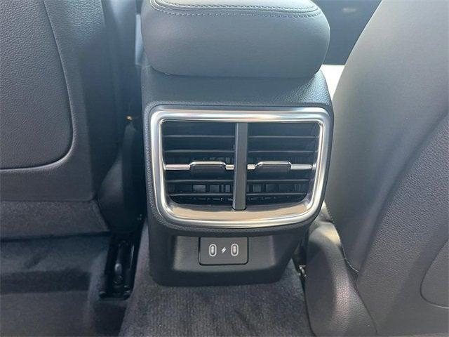 Photo of 2026 Snow White Pearl Kia K5