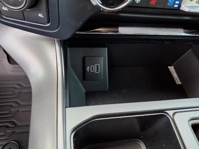 Photo of 2025 Oxford White Ford F-150
