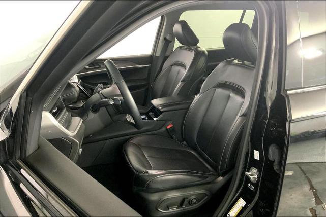 Photo of 2021 Diamond Black Jeep Grand Cherokee L