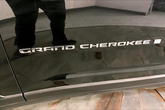 Photo of 2021 Diamond Black Jeep Grand Cherokee L