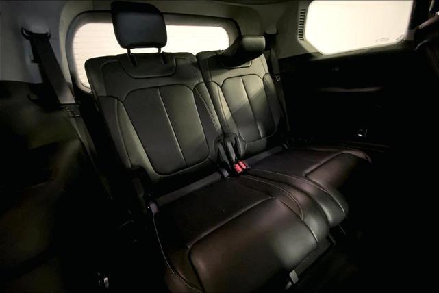 Photo of 2021 Diamond Black Jeep Grand Cherokee L