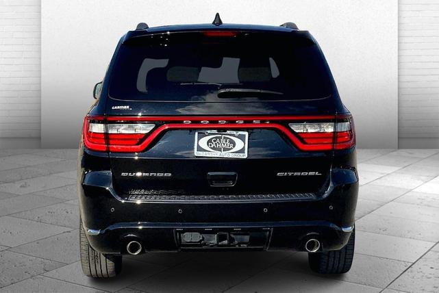 Photo of 2017 DB Black Crystal Clearcoat Dodge Durango