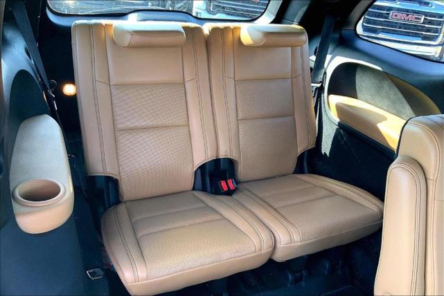 Photo of 2017 DB Black Crystal Clearcoat Dodge Durango