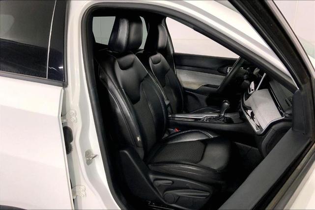 Photo of 2023 Bright White Clearcoat Jeep Compass