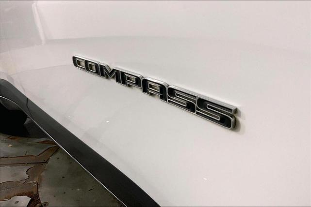 Photo of 2023 Bright White Clearcoat Jeep Compass