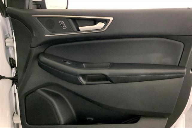 Photo of 2024 Oxford White Ford Edge