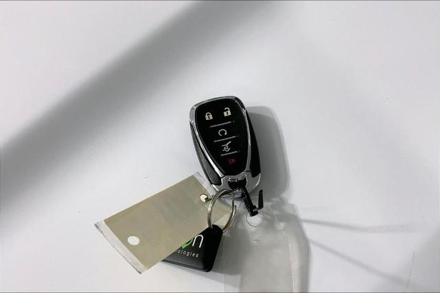 Photo of 2023 Summit White Chevrolet Equinox