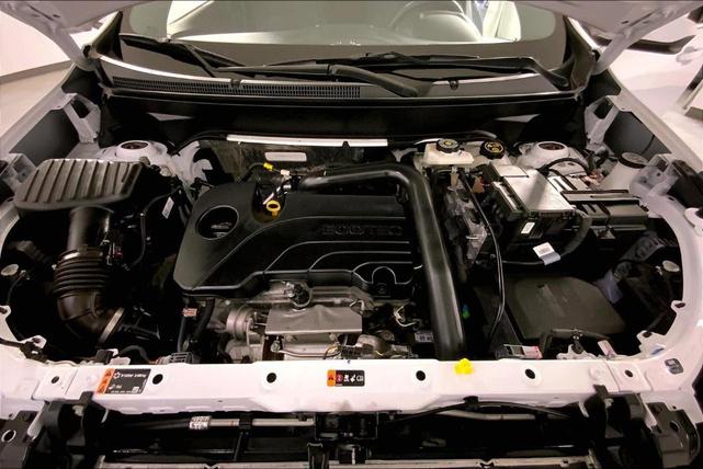 Photo of 2023 Summit White Chevrolet Equinox