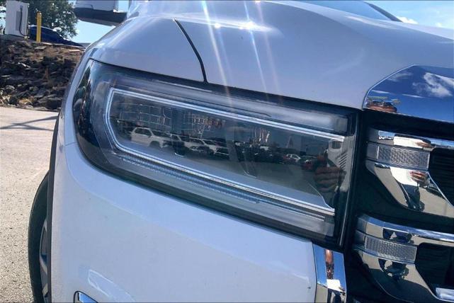 Photo of 2020 Summit White GMC Acadia