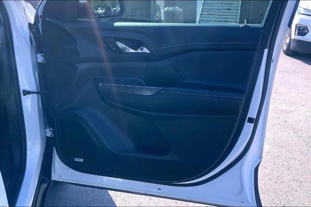 Photo of 2020 Summit White GMC Acadia