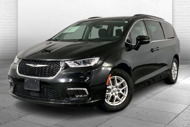 Photo of 2022 Brilliant Black Crystal Pearlcoat Chrysler Pacifica