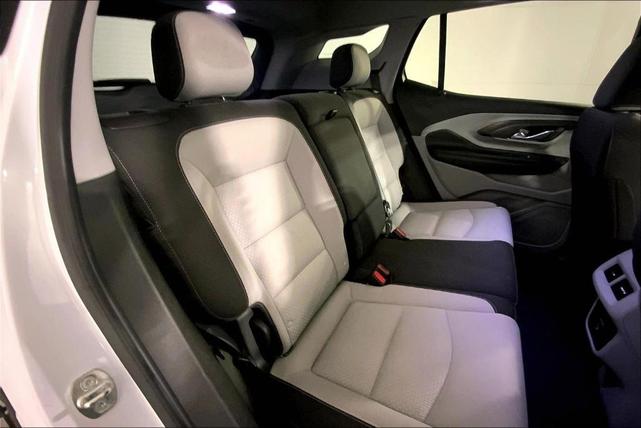 Photo of 2023 Summit White GMC Terrain