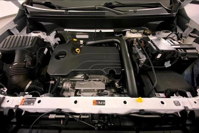 Photo of 2023 Summit White GMC Terrain