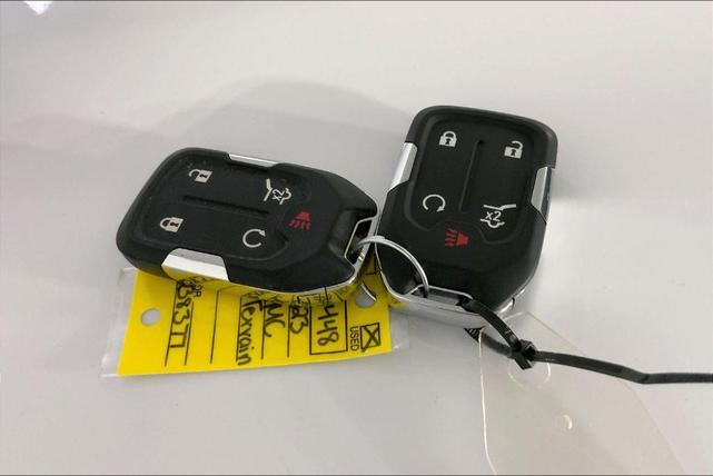 Photo of 2023 Summit White GMC Terrain