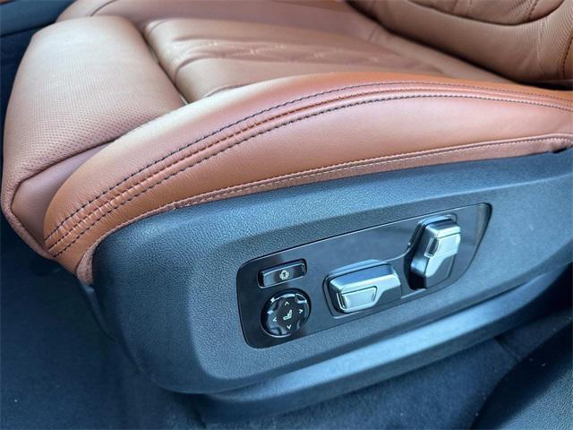 Photo of 2026 Tanzanite Blue II Metallic BMW X5