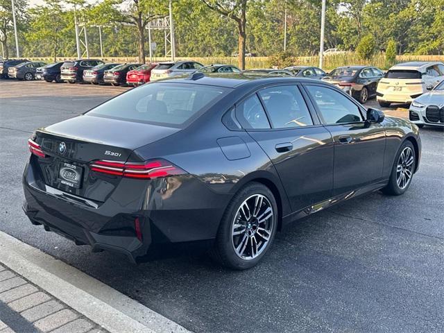 Photo of 2026 Dark Graphite Metallic BMW 530