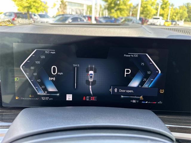 Photo of 2023 Alpine White BMW X7