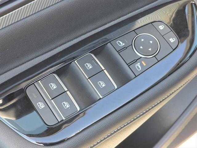 Photo of 2025 Scarlet Ember Tintcoat/Super Black Nissan Murano