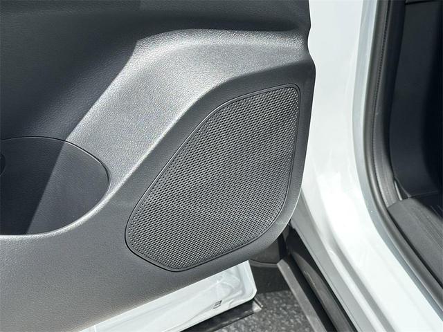 Photo of 2025 Everest White Pearl/Super Black Nissan Rogue