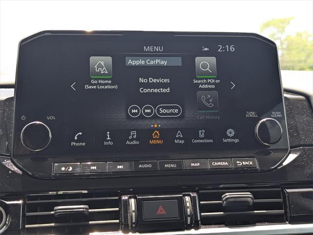 Photo of 2024 Pearl White Tricoat/Super Black Nissan Pathfinder