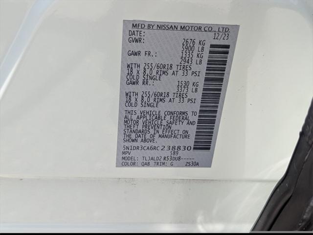 Photo of 2024 Pearl White Tricoat/Super Black Nissan Pathfinder