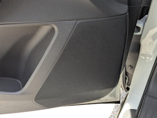 Photo of 2024 Pearl White Tricoat/Super Black Nissan Pathfinder