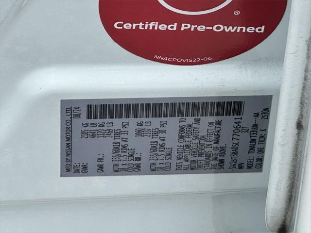 Photo of 2025 White Pearl Nissan Rogue