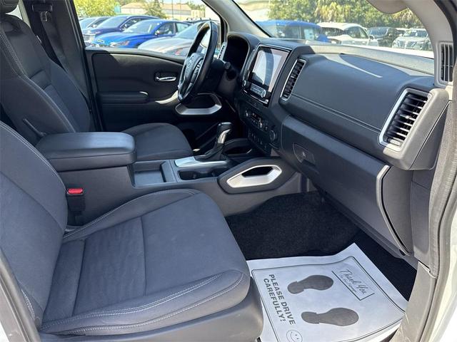 Photo of 2022 Glacier White Nissan Frontier