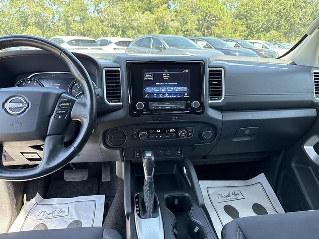 Photo of 2022 Glacier White Nissan Frontier
