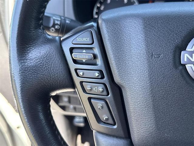 Photo of 2022 Glacier White Nissan Frontier