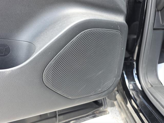Photo of 2023 Super Black Nissan Rogue