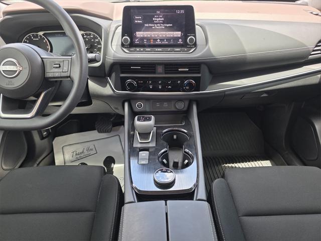 Photo of 2023 Super Black Nissan Rogue