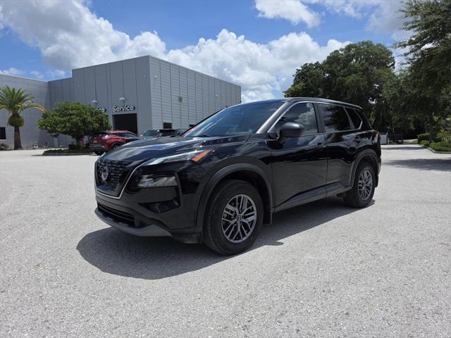 Photo of 2023 Super Black Nissan Rogue